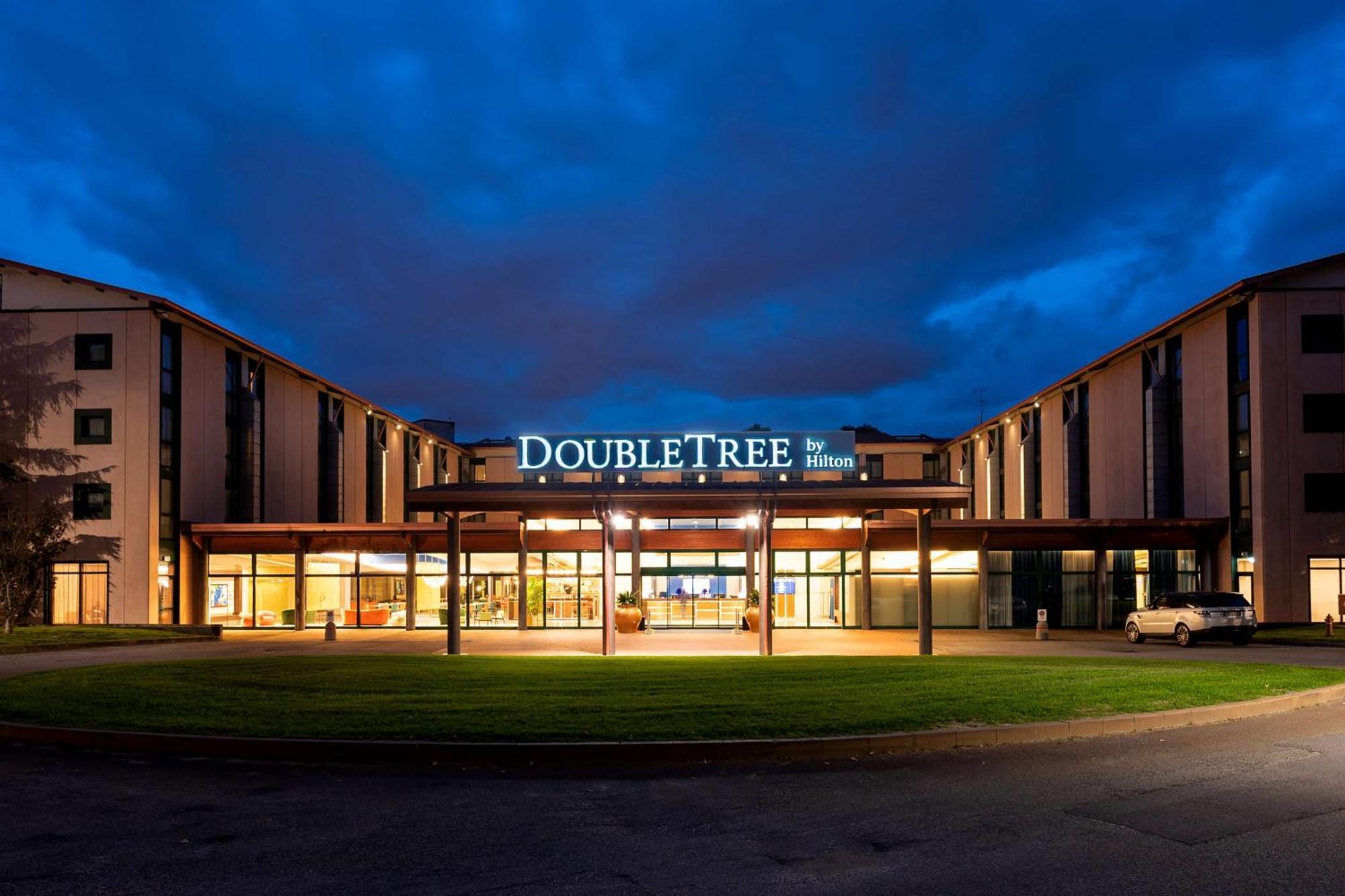 Doubletree By Hilton Milan Malpensa Solbiate Olona Hotel Exterior foto