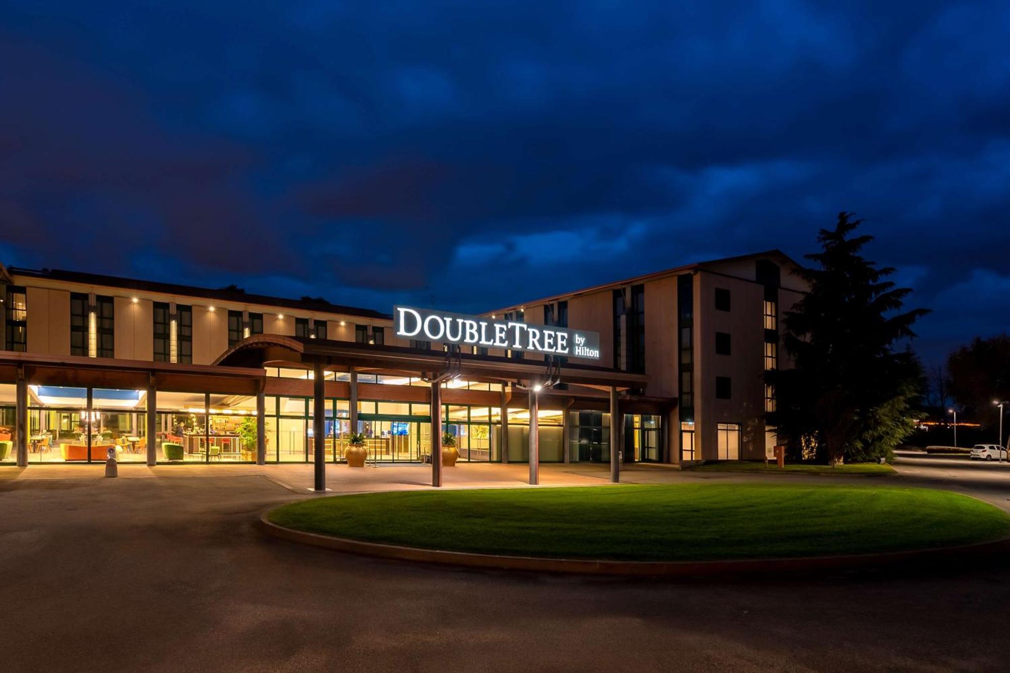 Doubletree By Hilton Milan Malpensa Solbiate Olona Hotel Exterior foto