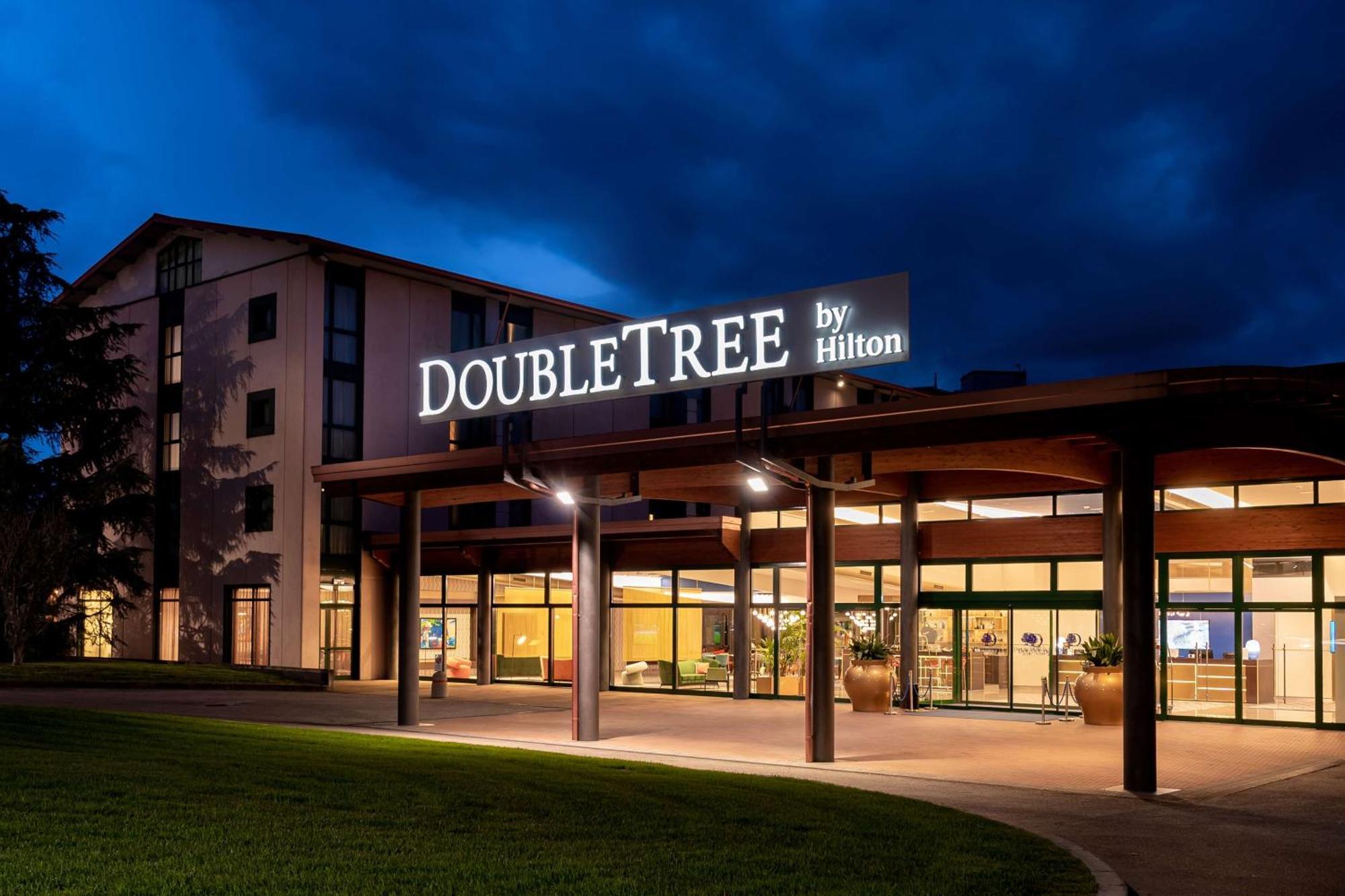 Doubletree By Hilton Milan Malpensa Solbiate Olona Hotel Exterior foto